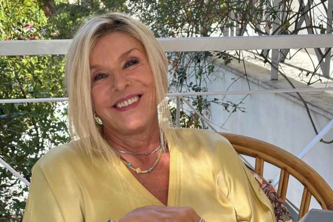 Δάφνη Μπόκοτα: Έγινε… πασχαλινή λαμπάδα και το διασκέδασε