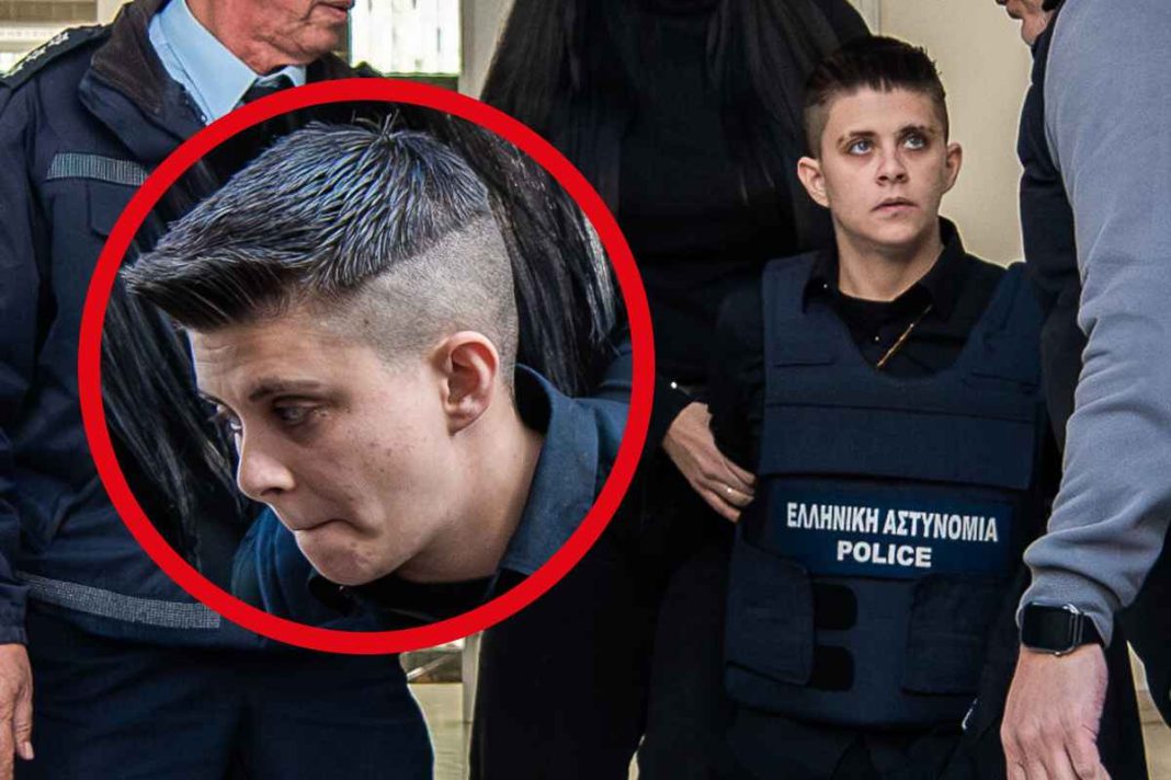 Επανεμφάνιση Μουρτζούκου στις τηλεοπτικές κάμερες!