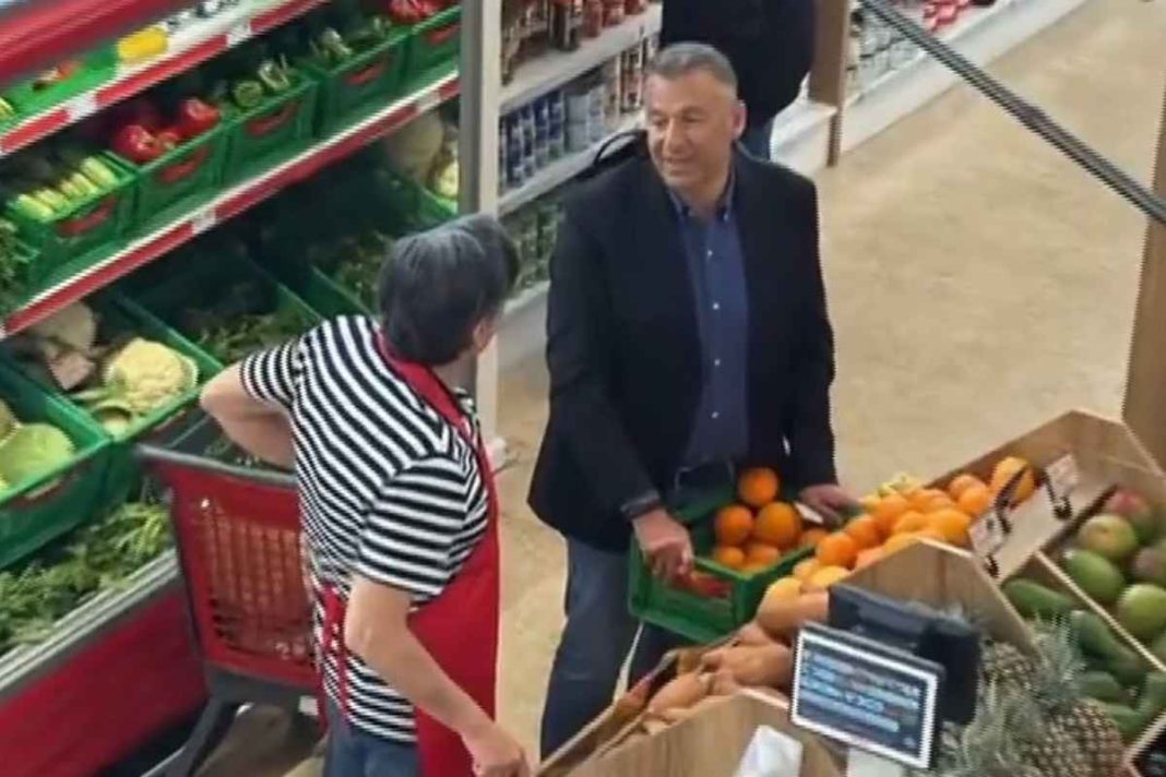 O Λιάγκας… σε ρόλο-έκπληξη: Από το πλατό… στα σούπερ μάρκετ της TV