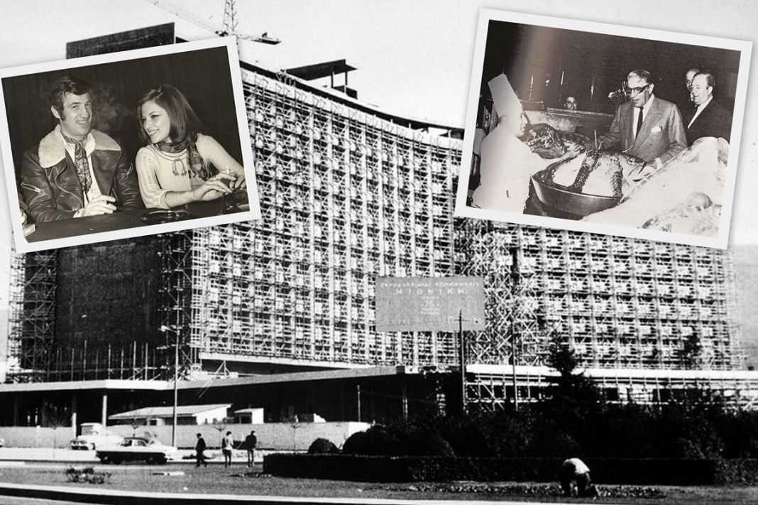 Το ασπρόμαυρο «Hilton» που γυρνά σελίδα - » Τα τραπέζια του Ωνάση, η σουίτα του Αντονι Κουίν και ο large Σαβάλα