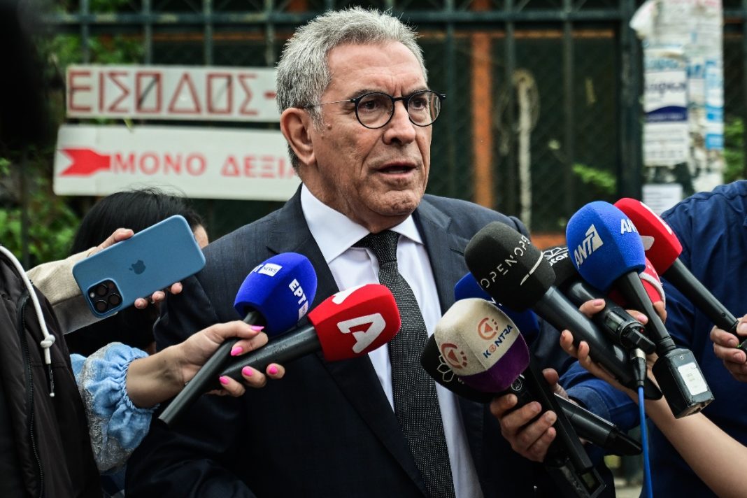 Αποκλειστικό: Έκρηξη στην Κυψέλη - Στόχος το γραφείο του Βασίλη Καπερνάρου