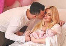 Η Κατερίνα Καινούργιου εύχεται δημόσια στον Παναγιώτη Κουτσουμπή: «Χρόνια πολλά αγάπη μου»