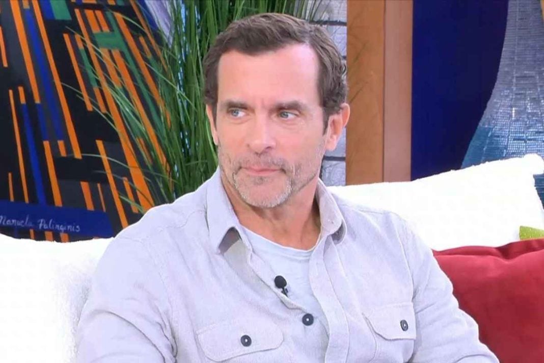 Κωνσταντίνος Μαρκουλάκης: «Με συγκινεί το Πάσχα, αλλά δεν το πιστεύω κυριολεκτικά»