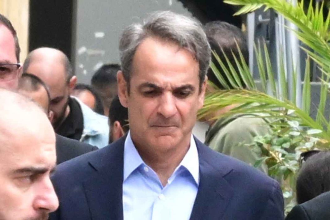 Κυριάκος Μητσοτάκης: Στο νοσοκομείο για να ενημερωθεί για την υγεία του Μυλωνάκη