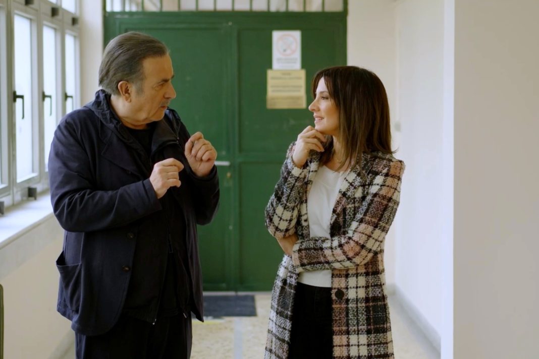 «Πάμε μια βόλτα;»: Όταν η μητέρα του Λάκη Λαζόπουλου έψαχνε την προίκα της Τασούλας