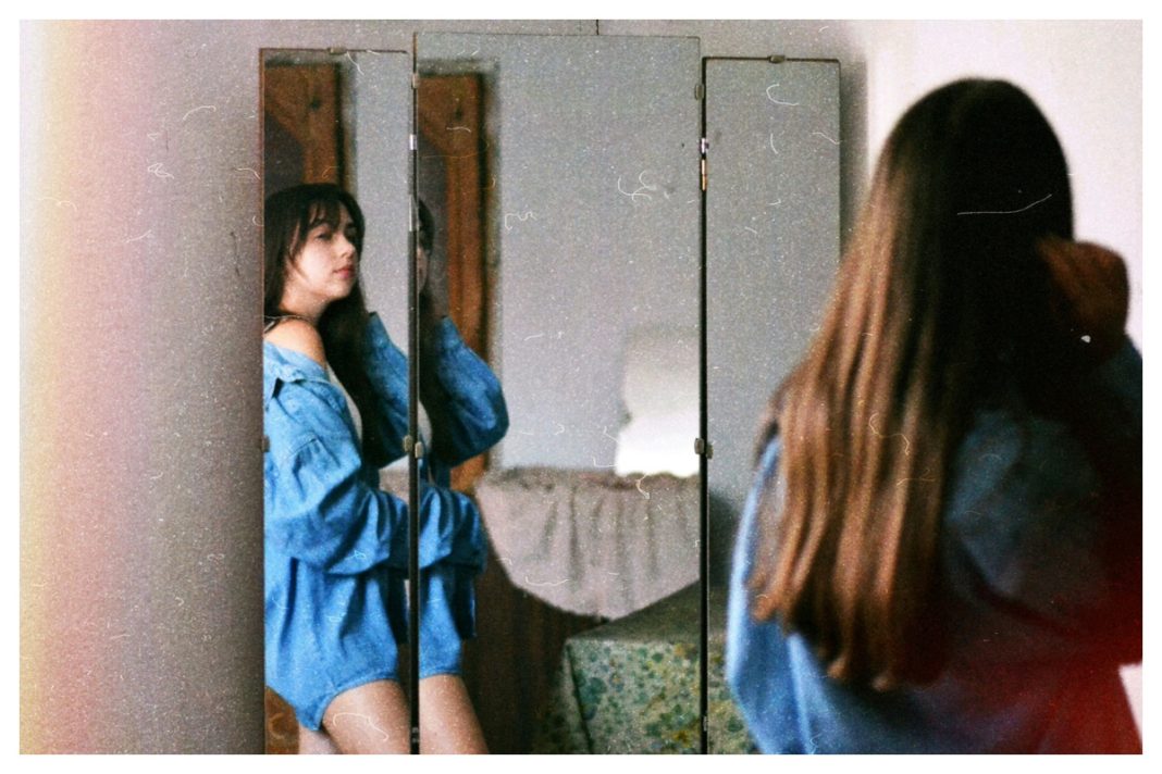 Tips: Πώς να ταιριάζεις το μακιγιάζ με το outfit σου!