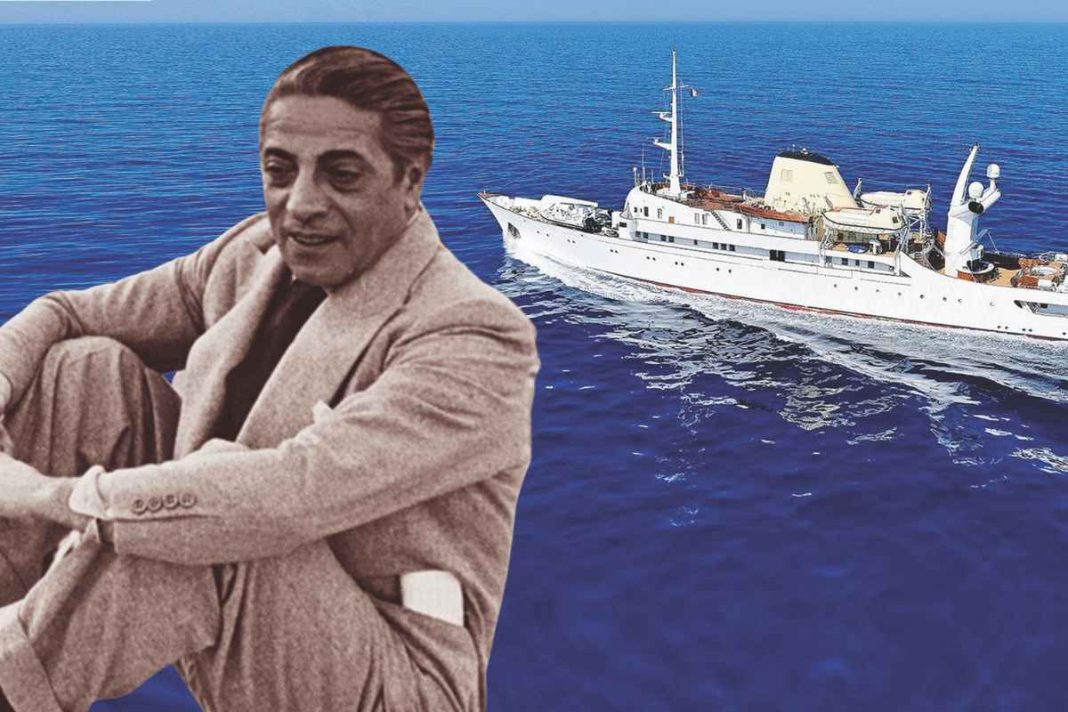 Πωλητήριο στη θρυλική θαλαμηγό του Αριστοτέλη Ωνάση