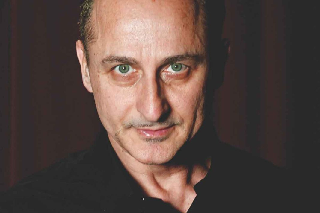 Sankara: «Με γοήτευε να ξεγελάω τον κόσμο εις γνώσιν του»