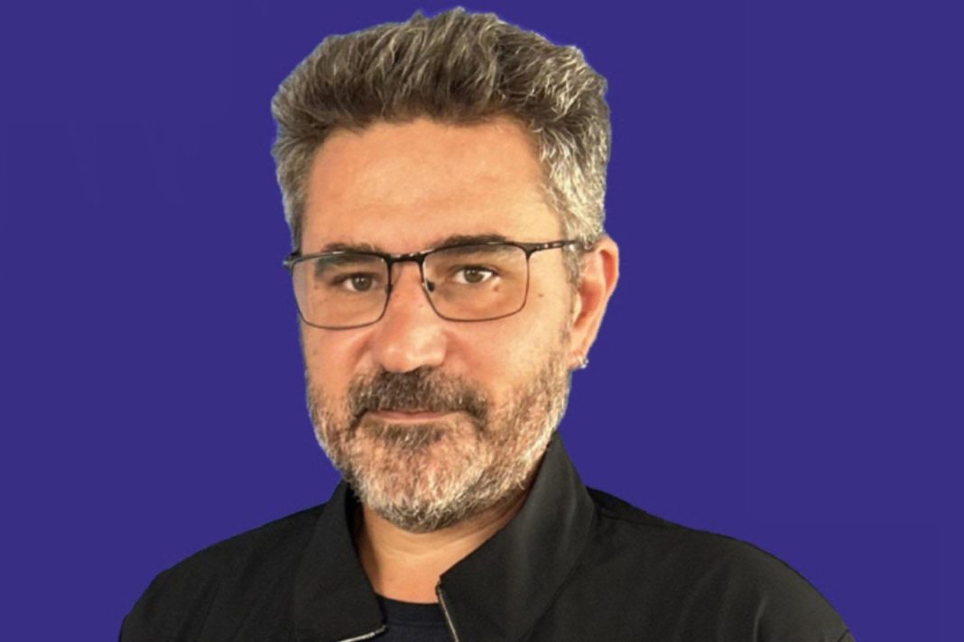 Τη Μεγάλη Τετάρτη το τελευταίο αντίο στον γιο της Θεανώς Φωτίου, Βασίλη Ρίζο
