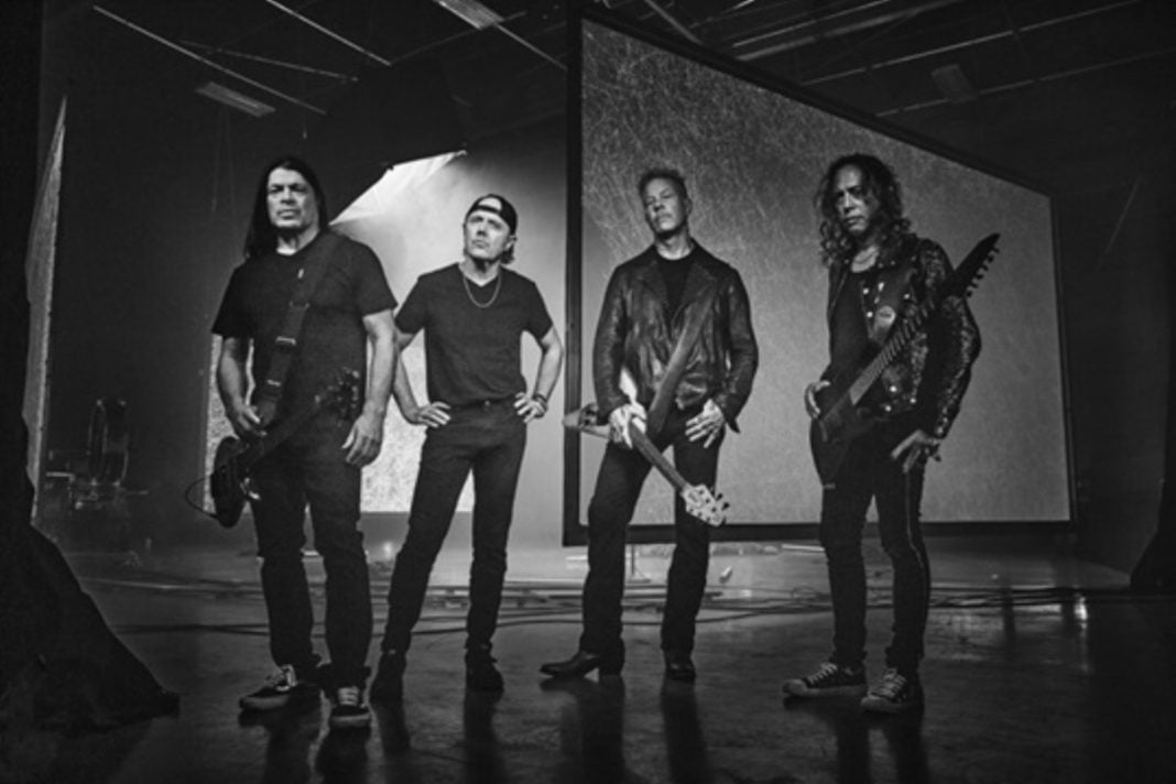 Surf, τένις και ποδόσφαιρο στους ρυθμούς των Metallica