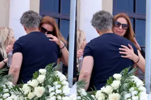 Κηδεία Μαστροκώστα: Ξέσπασε σε λυγμούς η αδελφής της
