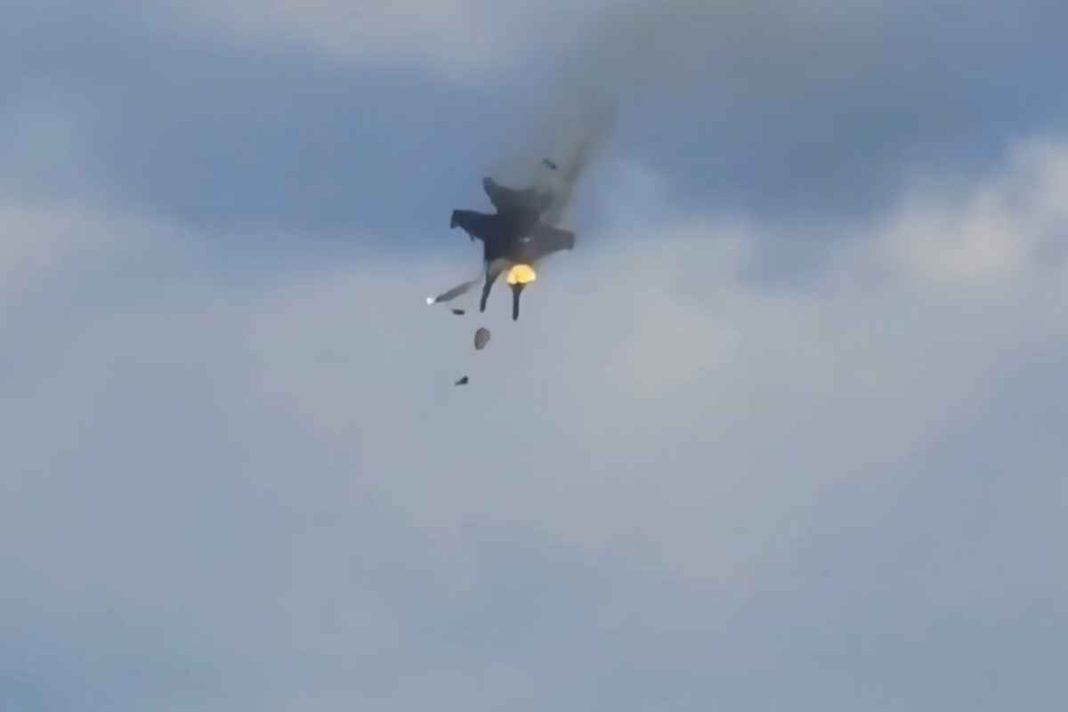 ΗΠΑ: Δύο αεροσκάφη συγκρούστηκαν στον αέρα κατά τη διάρκεια επίδειξης