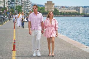 Με κούκλο μοντέλο η «βασίλισσα της ομορφιάς»