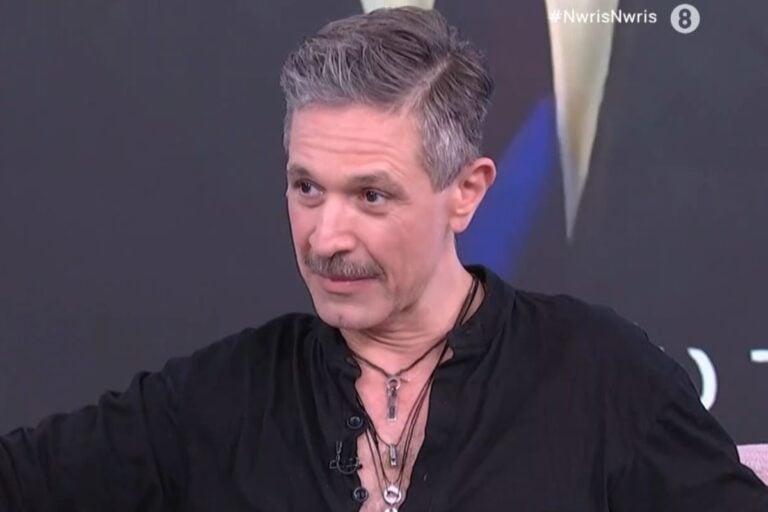 Ο Αιμίλιος Χειλάκης συγκίνησε μιλώντας για την απώλεια της μητέρας του