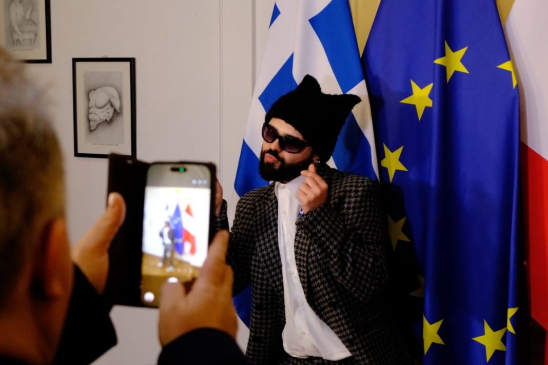 Στον μεγάλο τελικό η Ελλάδα! Ο Ακύλας ξεσήκωσε τη Eurovision και πήρε το «εισιτήριο» για το Σάββατο