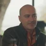 Θανάσης Αλευράς: «Όταν κλείνουν τα φώτα, είμαι πιο εσωστρεφής»