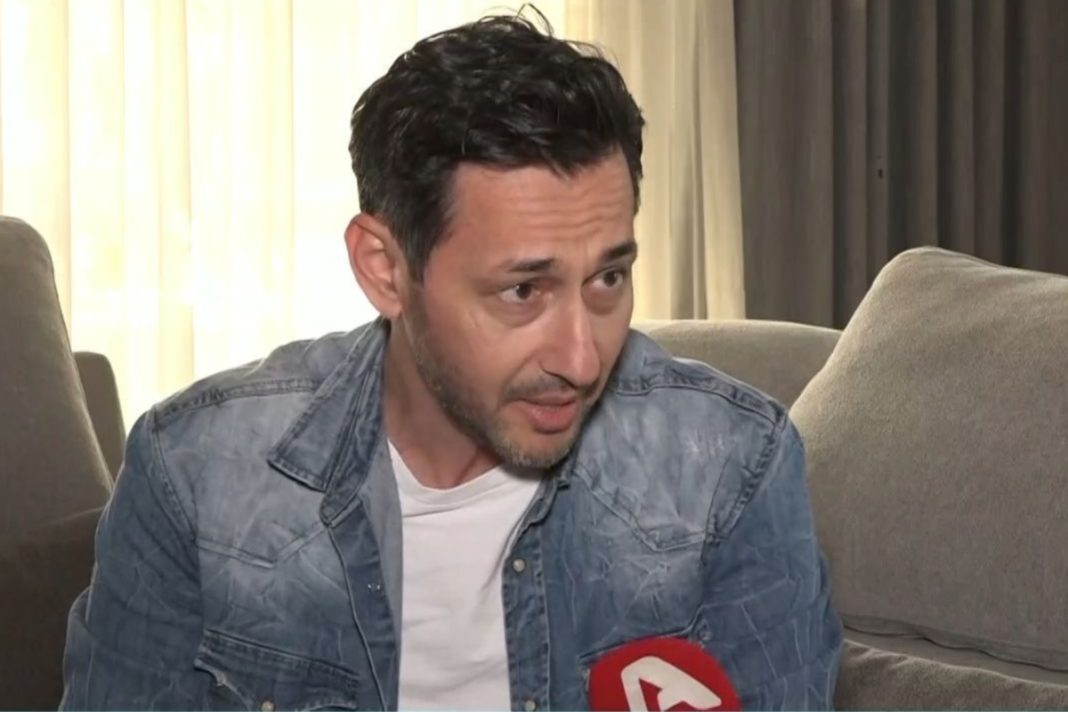 Ο Πάνος Καλίδης για το «Survivor»: «Φοβόμασταν για τη ζωή μας όταν βλέπαμε σκάφη να έρχονται με ταχύτητα»