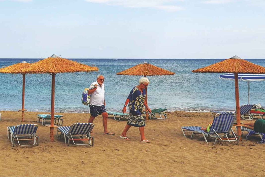 «Ομπρελάς» των γυμνιστών πρώην αντιδήμαρχος της Ρόδου