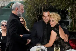Ο επικήδειος του Δέλλα στη Γωγώ του: «Άγγελος ήσουν και ήθελα να σε φροντίζω»