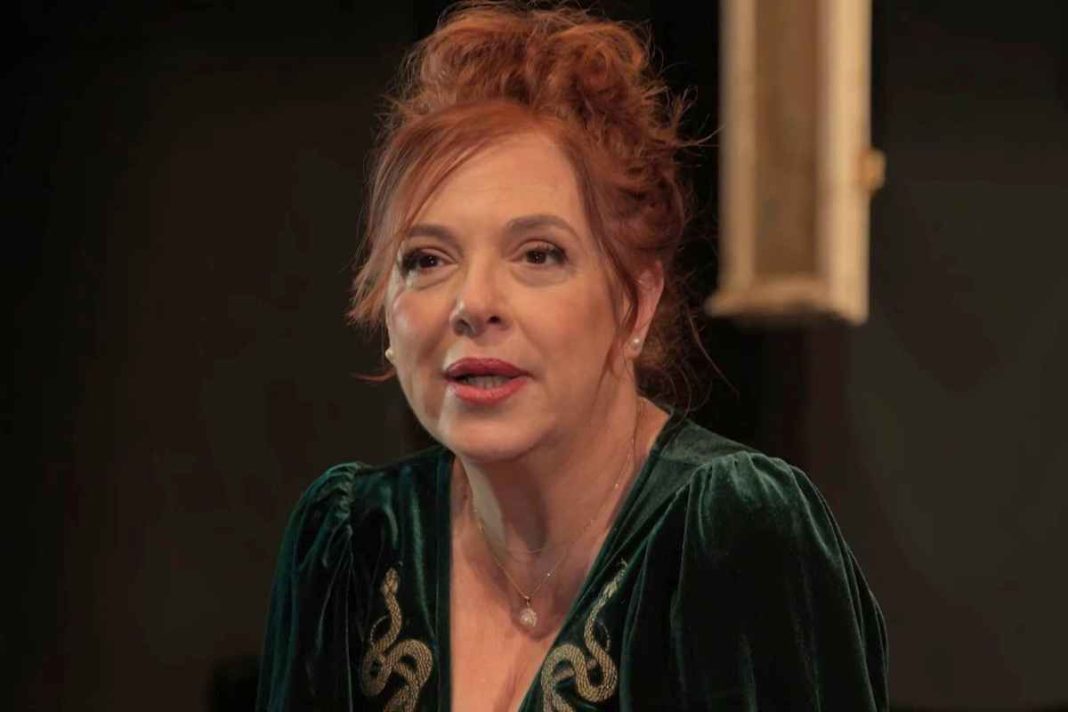 Ελένη Ράντου: «Όταν ήμουν μικρή, έτρωγα πολύ μπούλινγκ για τα γυαλιά που φορούσα»