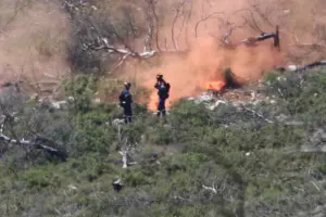 Φωτιά τώρα στο Κρυονέρι Αττικής: Στο σημείο 12 πυροσβέστες με 6 οχήματα