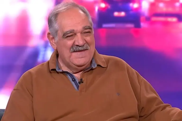 Γιώργος Σουξές: «Μιλάω με το AI γιατί έχω μείνει με λίγους ανθρώπους δίπλα μου»