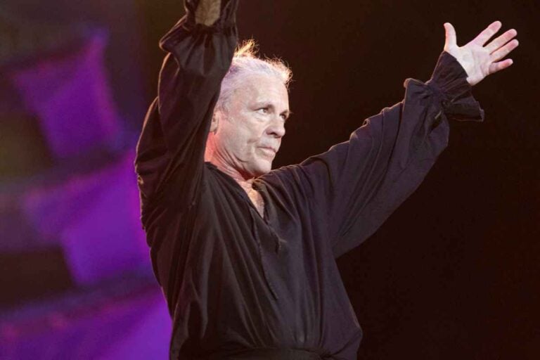 Iron Maiden: «Σείστηκε» το ΟΑΚΑ στη συναυλία τους με πάνω από 50.000 θεατές
