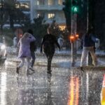Έκτακτο δελτίο καιρού: Ισχυρές καταιγίδες, κεραυνοί και χαλάζι – Ποιες περιοχές μπαίνουν στο «κόκκινο»