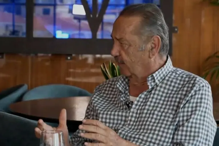 Τάσος Κωστής: «Γύρισα στο ξενοδοχείο και λύγισα από τη μοναξιά»