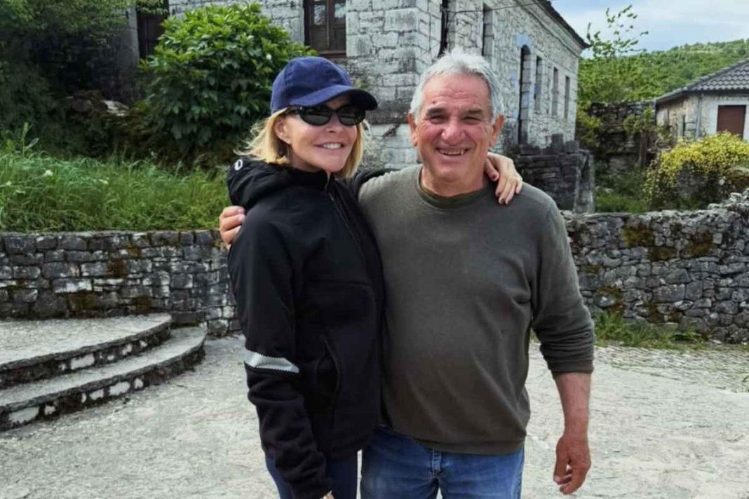 Τζένη Μπαλατσινού: Απόδραση στα «πέτρινα» χωριά της Ηπείρου με τον Βασίλη Κικίλια και τον γιο τους