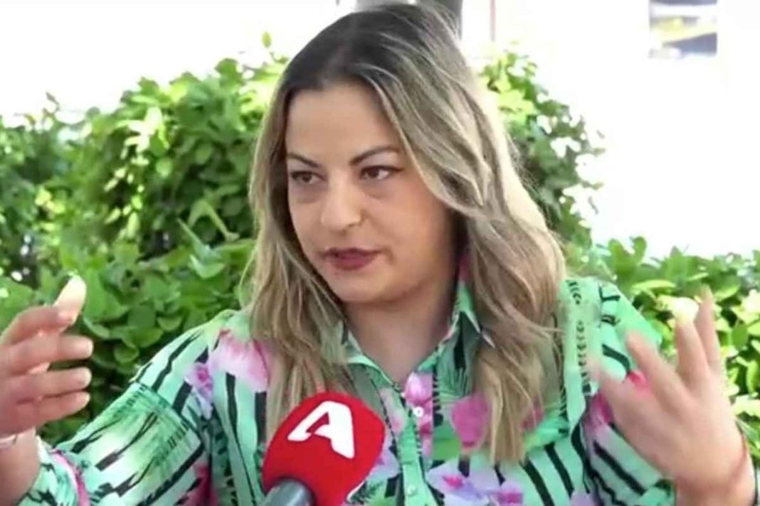 Τζένη Κατσίγιαννη: Η άσεμνη κίνηση θαμώνα πάνω στην πίστα - «Πήρε το χέρι μου και το πήγαινε προς τα κάτω»
