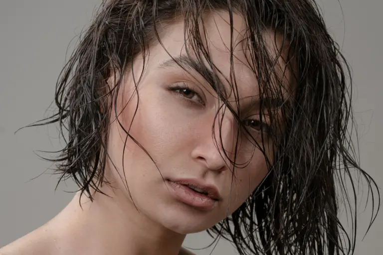 Bonnet hair: Η viral τάση που χαρίζει κομψό αποτέλεσμα με ελάχιστη προσπάθεια!