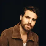 Ο Στέφαν του Vampire Diaries στην Πύλο! Ο Πολ Γουέσλι ταξίδεψε στην Ελλάδα για τον γάμο της Αμαλίας Κωστοπούλου
