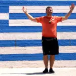 «Happy Traveller: Ο Ευτύχης Μπλέτσας στο Αγαθονήσι»