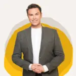 Ο Μάριος Φραγκούλης ταξιδεύει με «Χέρια Φτερά» σε Θεσσαλονίκη, Αθήνα, Κρήτη