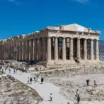 Ακρόπολη: Ολοκληρώθηκε το δυτικό αέτωμα του Παρθενώνα μετά από 220 χρόνια – Η εικόνα που προκαλεί δέος