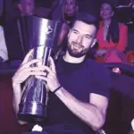 Συγκίνησε στο «αντίο» του ο Πίτερς: «Για πάντα κόκκινος»