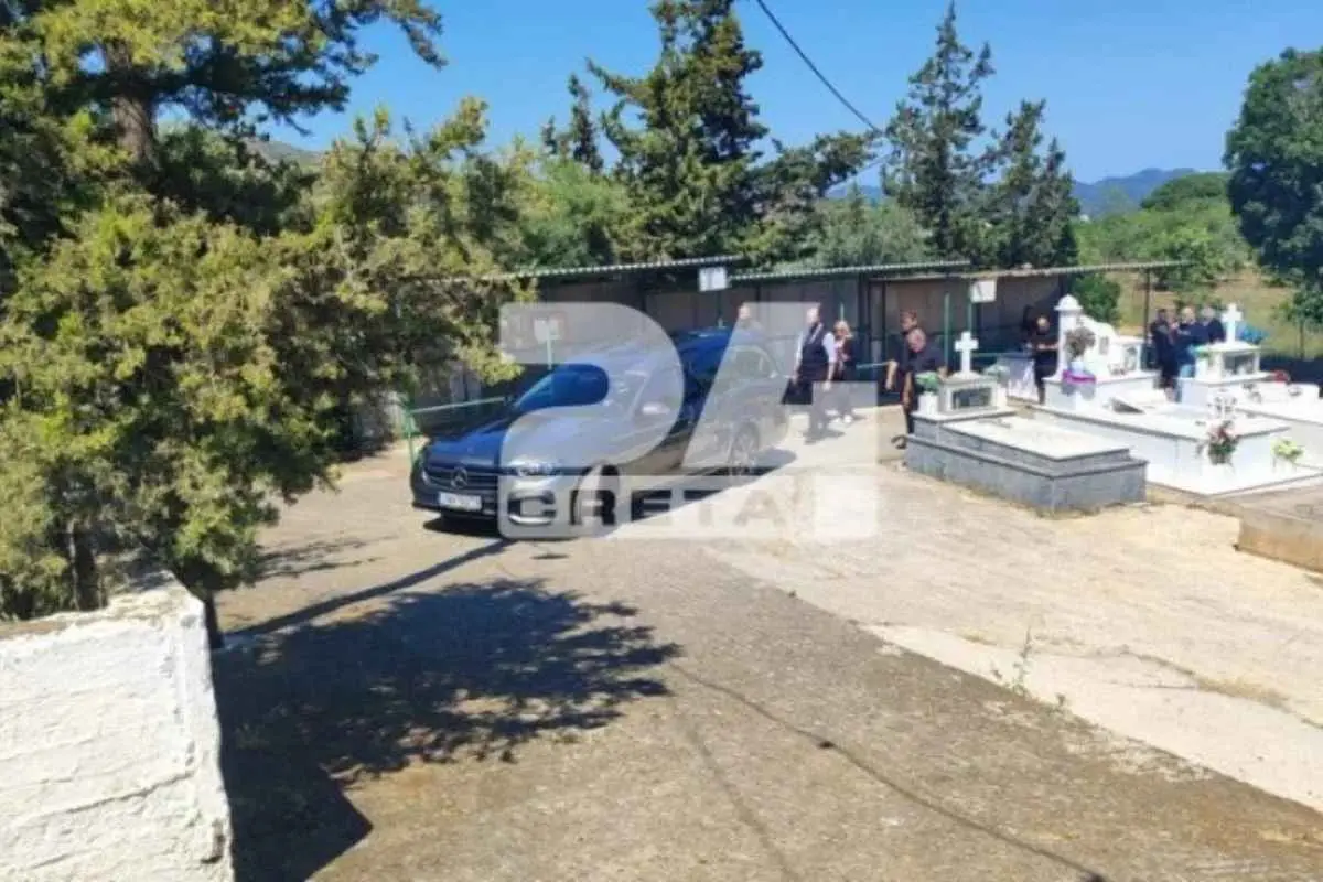 Θρήνος στην κηδεία της Σταυρούλας
