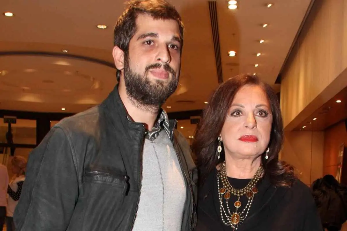 Η Χάρις Αλεξίου μιλά για τον έρωτα και τη μητρότητα