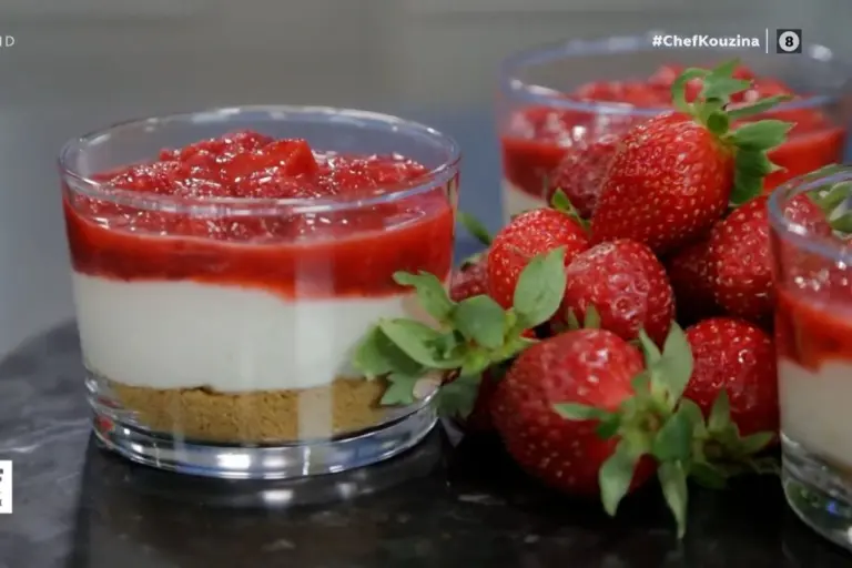 Cheescake με μαρμελάδα φράουλας χωρίς ζάχαρη