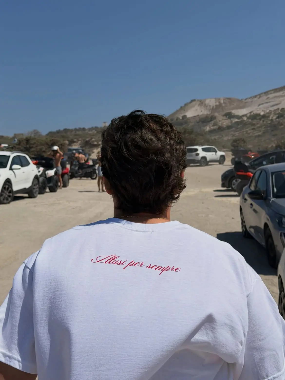 Η Κιάρα Φεράνι στη Μήλο