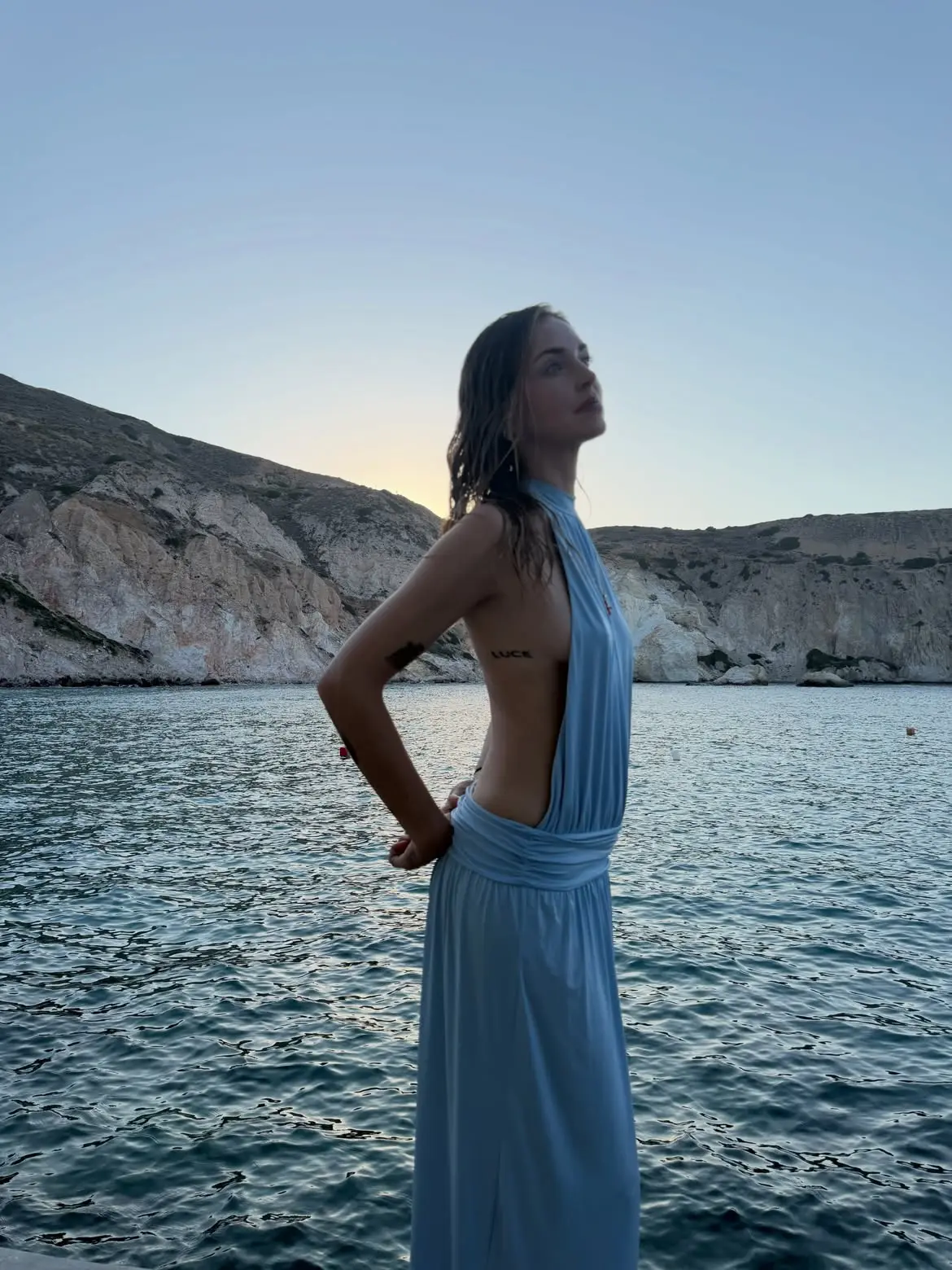 Η Κιάρα Φεράνι στη Μήλο