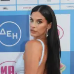 Χριστίνα Μπόμπα: «Έχω μάθει να μην κυνηγάω την τελειότητα, αλλά την παρουσία»