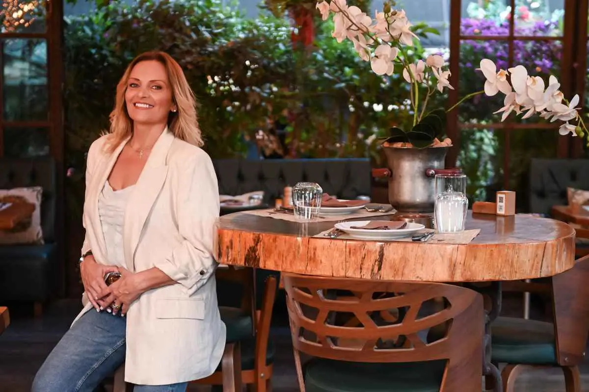 Η Χριστίνα Λαμπίρη στο εστιατόριο Meet the stars στο Πικέρμι