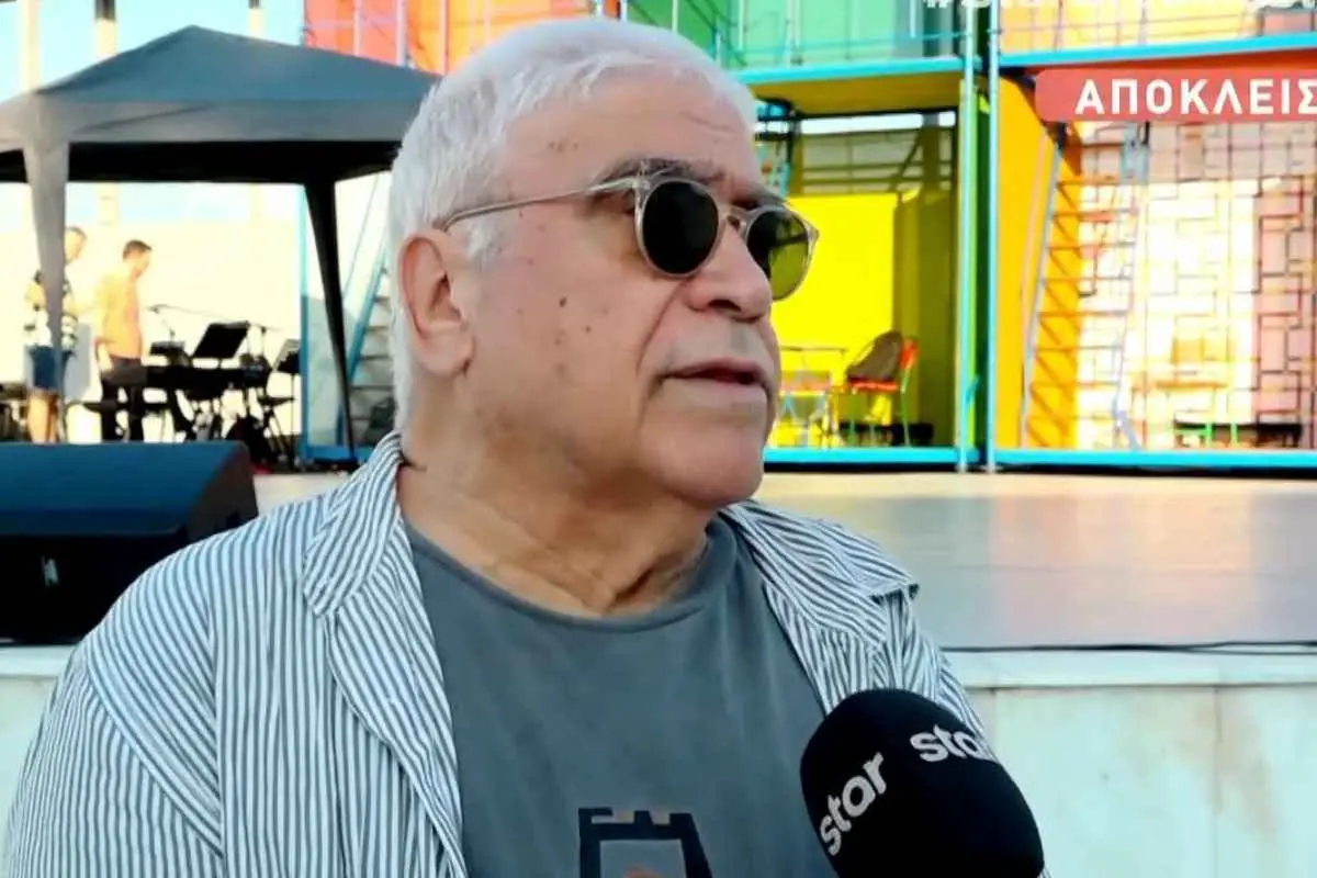 Η αντιπαράθεση ξεκίνησε με αφορμή αναφορά στον Σωτήρη Μουστάκα και τον Στάθη Ψάλτη.