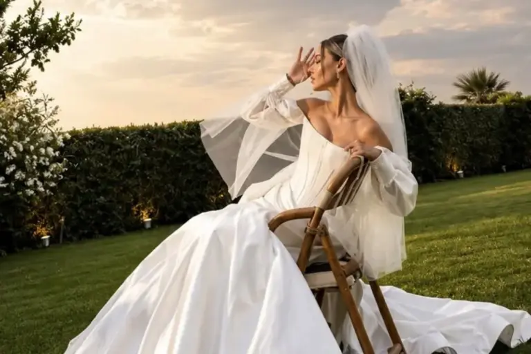  Εβίνα Τσακίρη: Το bridal look που έκλεψε τις εντυπώσεις