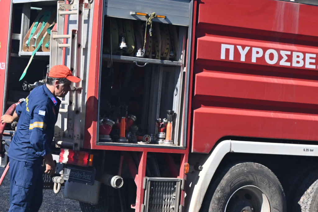 Φωτιά Θεσσαλονίκη οδός Διός διαμέρισμα πυρκαγιά Πυροσβεστική νεκρός ηλικιωμένος