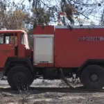 Φωτιά στους Αγίους Θεοδώρους: Διακόπηκαν τα δρομολόγια του Προαστιακού