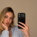 Η πορτοκαλί Chanel της Γαρυφαλλιάς Καληφώνη έκλεψε την παράσταση