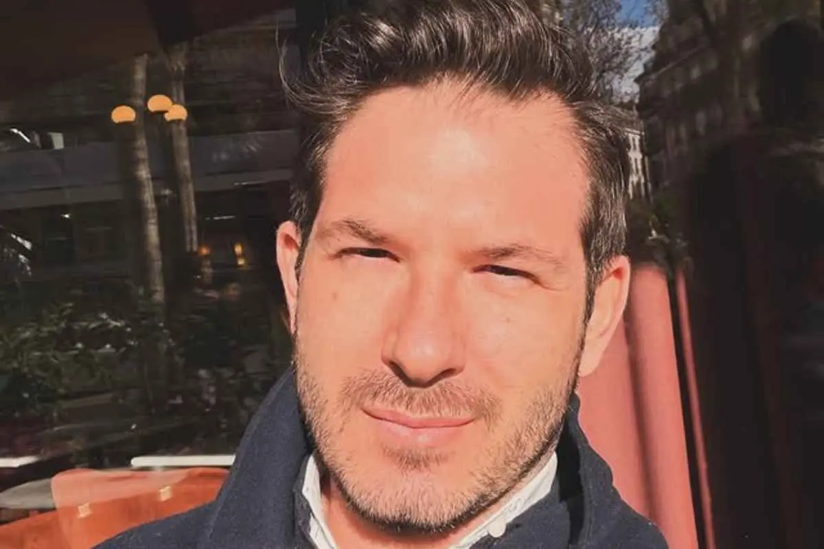 Ο Γιώργος Περρής μίλησε για το coming out, το bullying και τη σεξουαλικότητά του Ο Γιώργος Περρής μίλησε για το coming out, το bullying και τη σεξουαλικότητά του